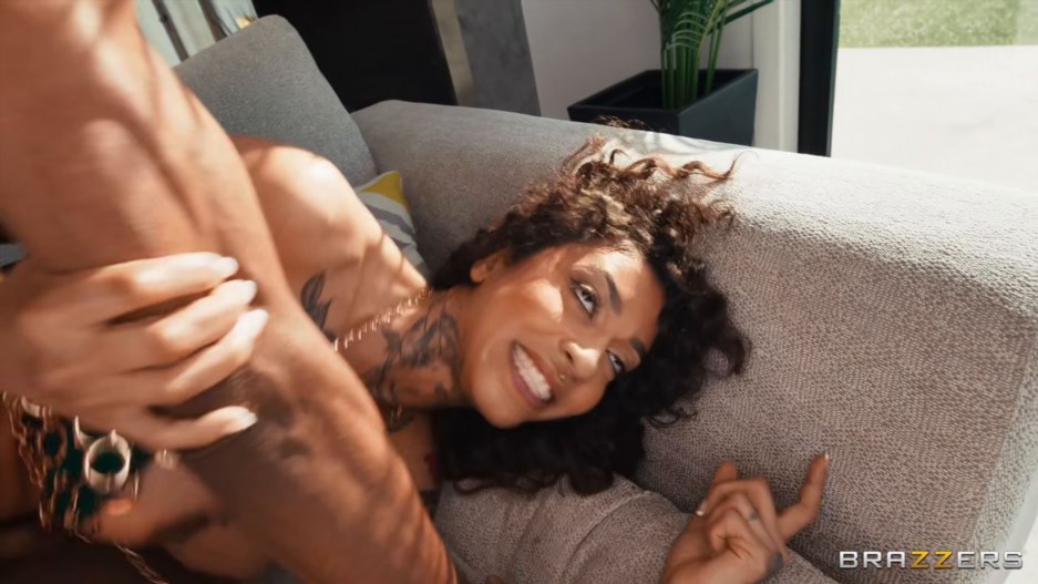BrazzersExxtra.26.03.29.Ravyn.Alexa.Ravyns.Anal.Ecstasy.XXX.720p.HEVC.x265